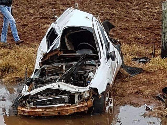 Homem morre ap&oacute;s capotar carro com maconha em estrada perto da fronteira