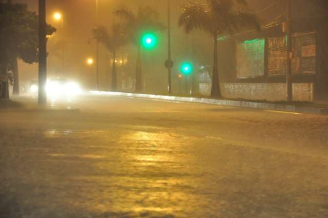 Campo Grande registrou 48,4 mil&iacute;metros de chuva em 1h40 