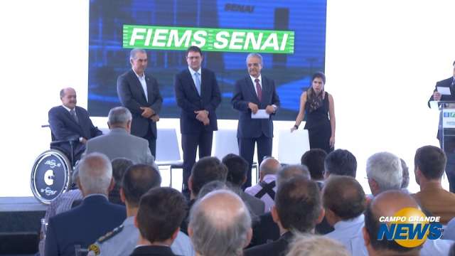 Reinaldo destaca qualifica&ccedil;&atilde;o da m&atilde;o de obra em inaugura&ccedil;&atilde;o no Senai