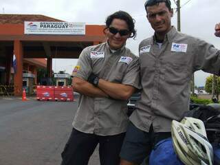 César e Mário no Paraguai (Foto: Arquivo Pessoal)