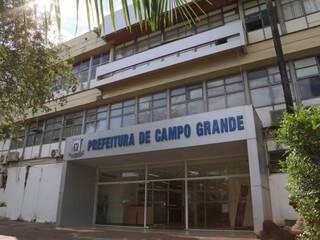 Prédio da Prefeitura de Campo Grande; município tem recebido menos recursos (Foto: Arquivo) 