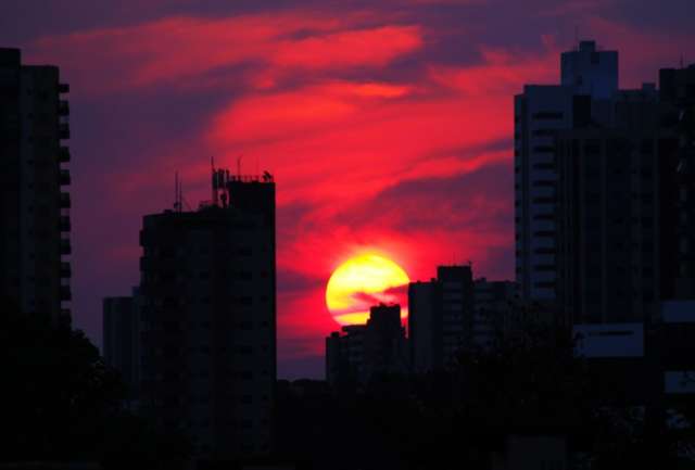 Sexta-feira de c&eacute;u nublado e chances de chuva a qualquer momento 