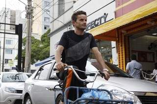 Francisco prefere que não haja bicicletários, para evitar que sejam pagos (Foto: Cleber Gellio)