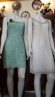 Vestido Verde A.Brand veste-38: R$170,00; vestido branco Le Lis Blanc veste-40: R$170,00; em até 3X cartão s/juros.