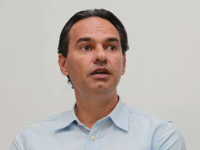 Prefeitura recua, autoriza auxiliar no Uber e d&aacute; prazo para regulariza&ccedil;&atilde;o
