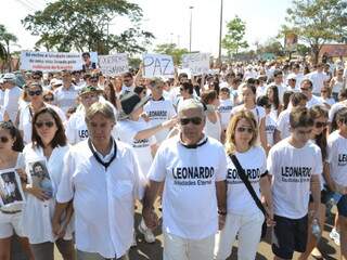 Pais dos jovens assassinados foram à frente da multidão que se uniu contra a violência(Fotos: Minamar Júnior)