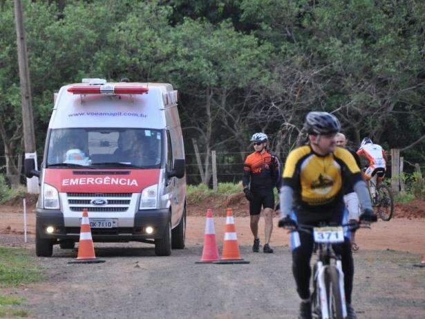 Em Rochedinho, ciclistas enfrentam at&eacute; 80 km em prova de resist&ecirc;ncia