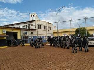 Tropa de Choque da PM ocupa maior pres&iacute;dio de Mato Grosso do Sul