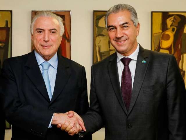 Temer corteja deputados de MS atr&aacute;s de votos para se livrar de den&uacute;ncia