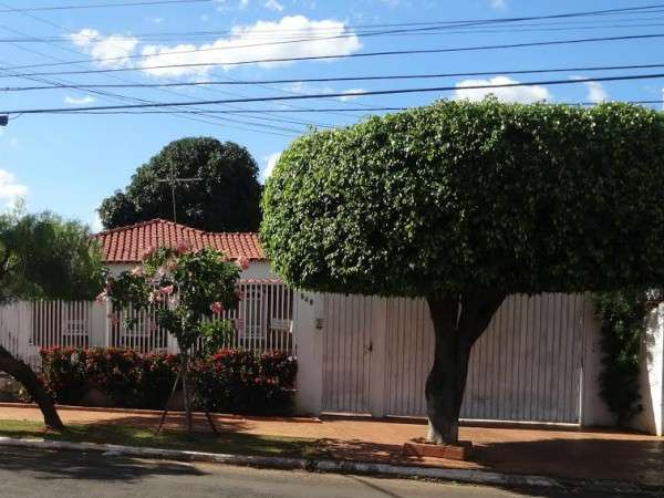 Leil&atilde;o de 11 casas e apartamentos a partir de R$ 63,7 mil acontece na Capital