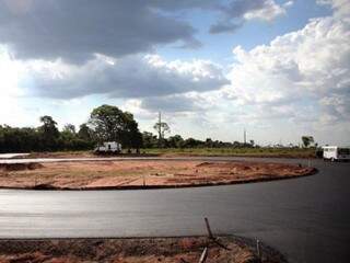 Duas novas rotatórias são pavimentadas para reordenar trânsito na região norte (Foto: Divulgação/PMCG)