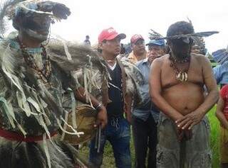 Índios Terena estão na fazenda desde a última sexta-feira. (Foto: divulgação/Cimi)