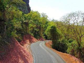 Pavimenta&ccedil;&atilde;o da Estrada Parque de Piraputanga ser&aacute; conclu&iacute;da em dezembro