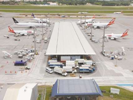 Falha em radar cancela voo e “prende” passageiros há 9 horas em Guarulhos