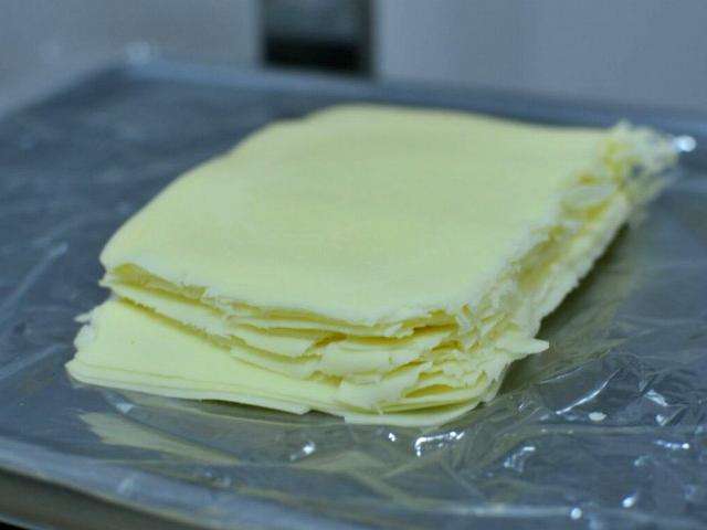 Com reajuste de R$ 16 no pre&ccedil;o do queijo, empres&aacute;rios mudam rotina 