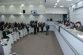 Vereadores durante a última sessão antes do recesso, nesta terça-feira (16) (Foto: Divulgação/ Câmara)