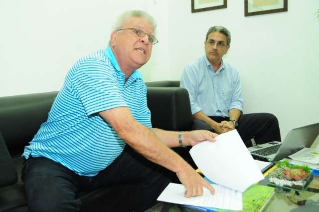Prefeito em exerc&iacute;cio diz que Bernal precisa &quot;descer do pedestal&quot;