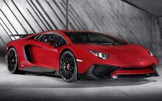 Lamborghini lança Aventador SuperVeloce