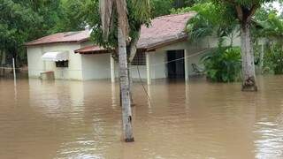 Em Coxim, a preocupação maior são as chuvas nos municípios ao redor, já que a água deságua no rio Taquari. (Foto: Divulgação)