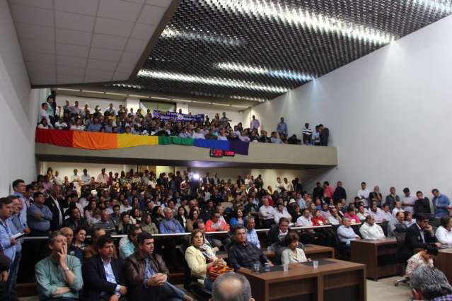 Reinaldo diz que negocia filia&ccedil;&atilde;o de irm&atilde;os Trad no PSDB