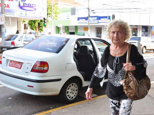  Calor faz aumentar corridas curtas de t&aacute;xi no Centro