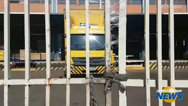 Grevistas dizem que tamb&eacute;m protestam contra privatiza&ccedil;&atilde;o dos Correios