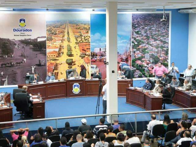 C&acirc;mara adia projeto e marca audi&ecirc;ncia para debater legaliza&ccedil;&atilde;o da Uber