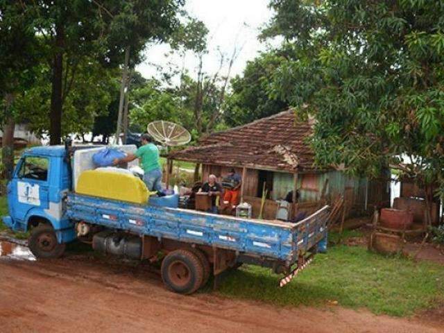 Com n&iacute;vel 3 metros acima do normal, rio Dourados desaloja 5 fam&iacute;lias 