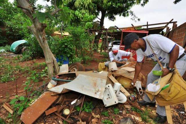No combate &agrave; dengue, Dourados notifica 1,9 mil
