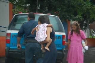 Aposentada deixou as crianças sob cuidados do Conselho Tutelar. (Foto: Jeozadaque Garcia)