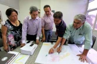 Nelsinho entrega para a CEF projetos de asfalto no valor de R$ 896 milh&otilde;es