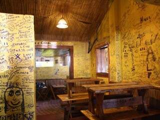 Quem nunca assinou nas paredes do Taboa é porque por Bonito ainda não passou. 