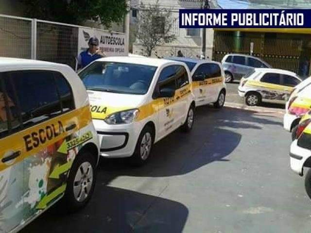 Blitz educativa de CFC faz campanha para habilitar motociclistas 