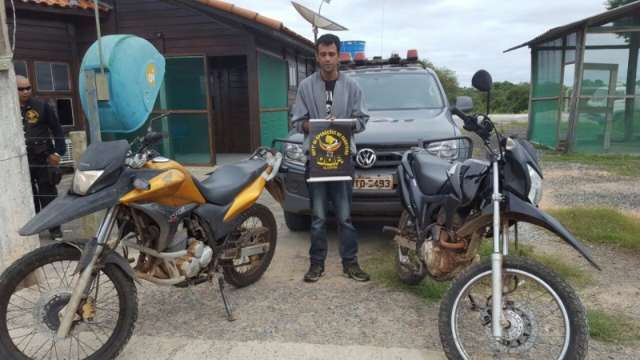 DOF troca tiros com arrastadores e apreende duas motos roubadas