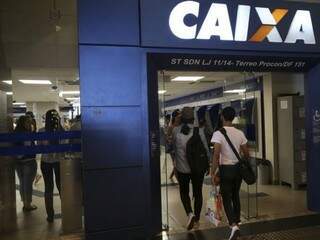 Prazo de saque do abono salarial 2016 termina nesta semana Prazo de saque do abono salarial 2016 termina nesta semana