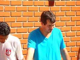  Professor acusado de filmar e fotografar alunas nuas &eacute; levado para o pres&iacute;dio em Dourtados