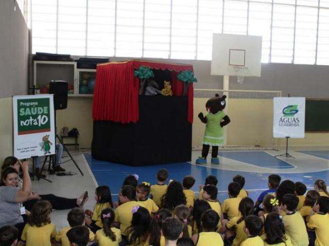 Teatro de bonecos leva educa&ccedil;&atilde;o ambiental para crian&ccedil;as em escola