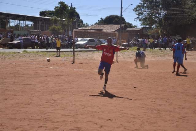 Quinta Marcha e Cesta B&aacute;sica disputam grande final de futebol amador 