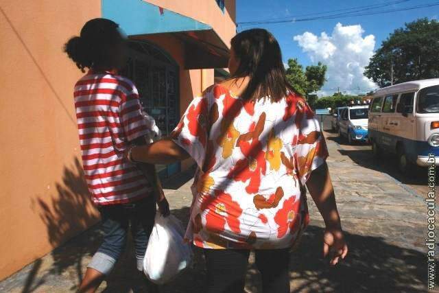  Em Tr&ecirc;s Lagoas, mulher amea&ccedil;a matar a filha de 6 meses
