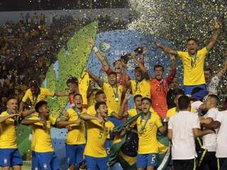 Brasil vence M&eacute;xico de virada e &eacute; tetracampe&atilde;o mundial sub-17