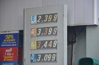 Segundo os gerentes dos postos de combustíveis, os preços voltaram ao normal após uma &quot;promoção&quot;. (Foto: Vanessa Tamires)