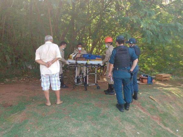 Fam&iacute;lia suspeita de espancamento e chama Bombeiros para socorrer rapaz