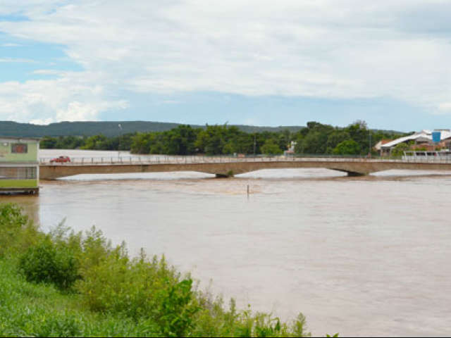  Coxim: Rio Taquari sobe 15 cm e coloca autoridades em estado de alerta