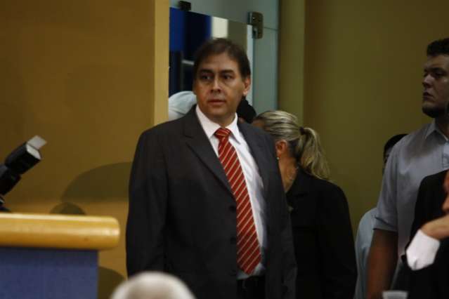 Por invas&atilde;o no hor&aacute;rio eleitoral, TRE retira tempo de TV de Bernal