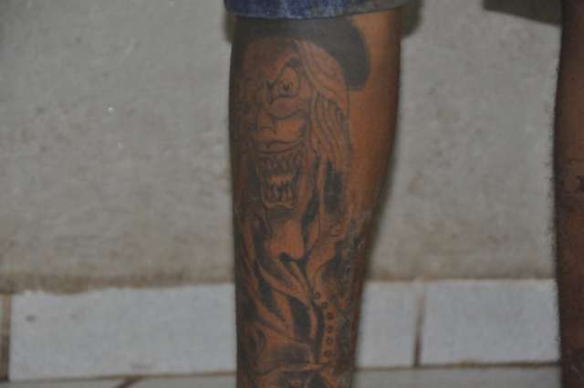 Ap&oacute;s &ldquo;arrast&atilde;o, jovem com tatuagem de &ldquo;matador de policial&rdquo; &eacute; preso