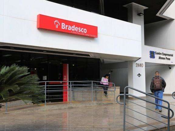 Servidores municipais t&ecirc;m at&eacute; quarta-feira para fazer recadastramento