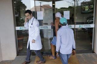 Hospital do Câncer de Dourados dispensa pacientes sem fazer quimioterapia (Foto: Eliel Oliveira)