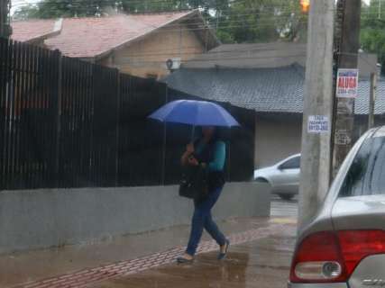 Chuva continua pelo terceiro dia sem estragos em Campo Grande