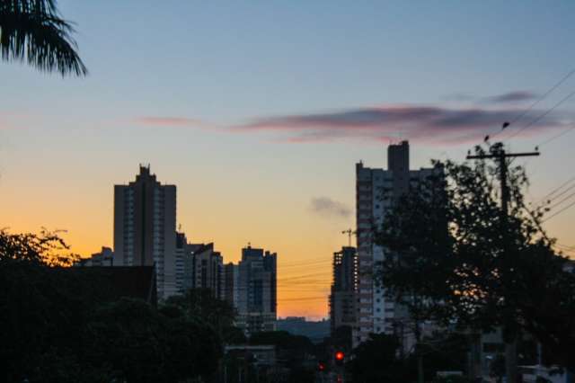 Ter&ccedil;a-feira de c&eacute;u aberto e temperatura amena na Capital 