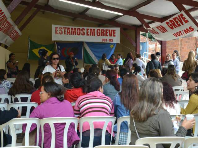  Ap&oacute;s greve, comiss&atilde;o especial &eacute; formada para acompanhar dificuldades em Ceinfs e Cras